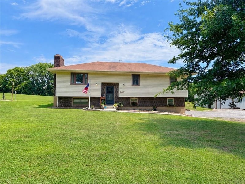 207 Evergreen St, Excelsior Springs, MO 64024