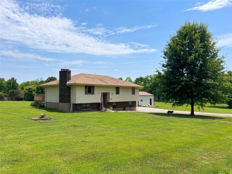 207 Evergreen St, Excelsior Springs, MO 64024