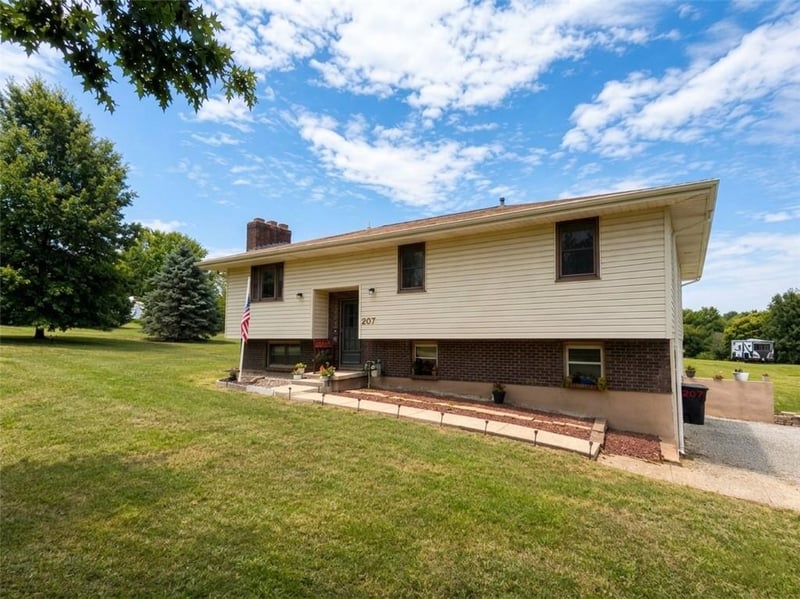 207 Evergreen St, Excelsior Springs, MO 64024