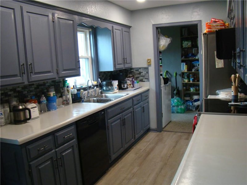 305 E Orchard St, Odessa, MO 64076