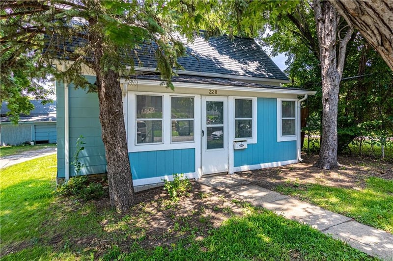 228 24th St, Kansas City, KS 66102