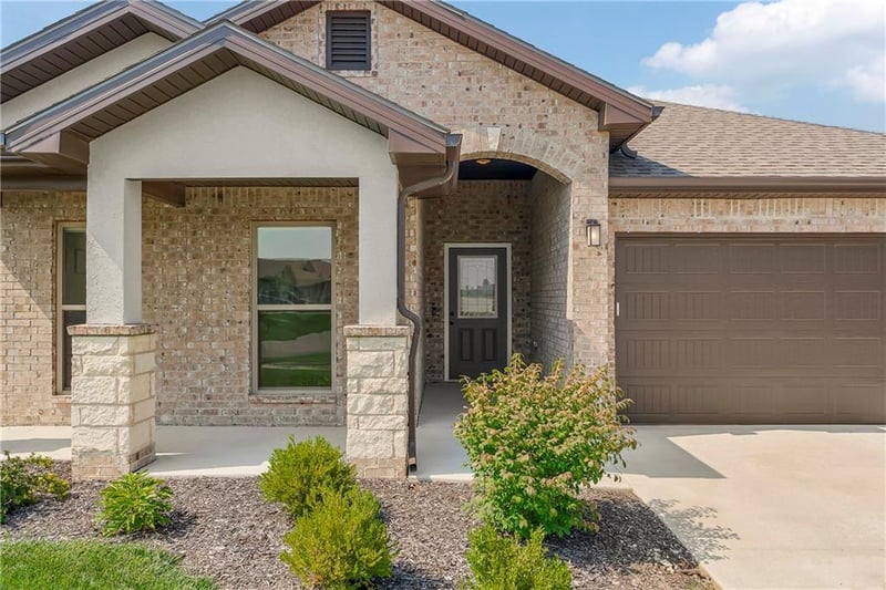 24402 75th Ter, Shawnee, KS 66227