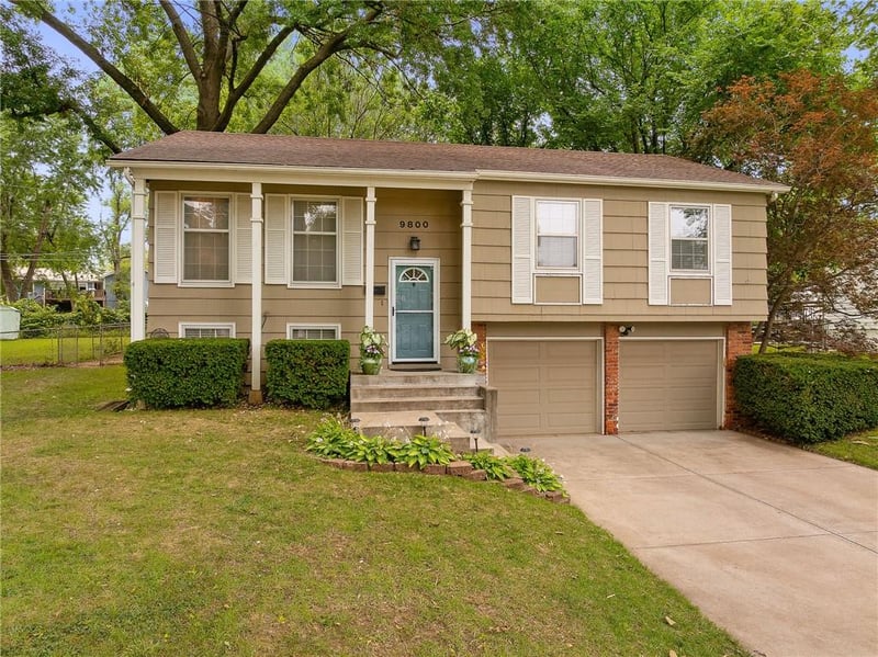 9800 89th Ter, Overland Park, KS 66212