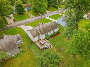 8326 Madison Ave, Kansas City, MO 64114