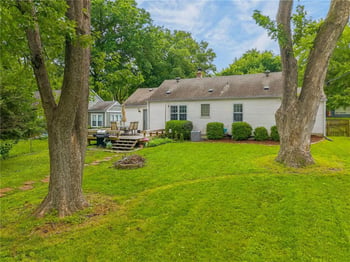 8326 Madison Ave, Kansas City, MO 64114