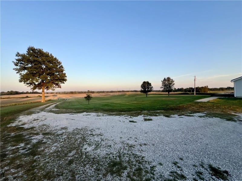 148 301 Rd, Centerview, MO 64019