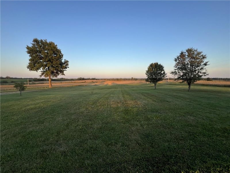 148 301 Rd, Centerview, MO 64019
