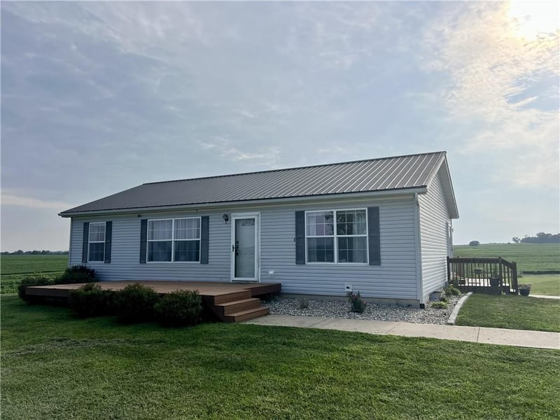 148 301 Rd, Centerview, MO 64019