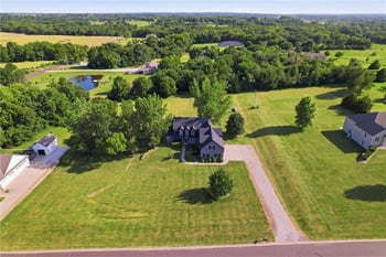 17891 Highview Rd, Tonganoxie, KS 66086