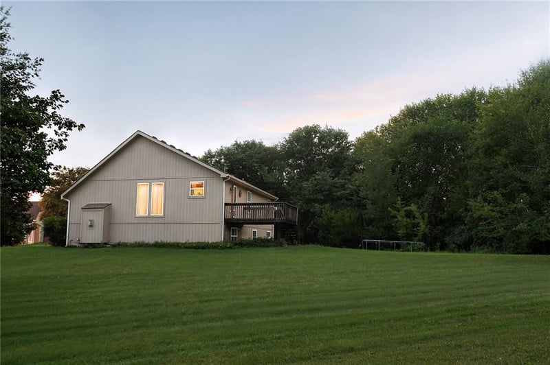 611 Timber Crest Ct, Raymore, MO 64083