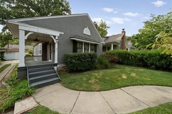 6152 Locust St, Kansas City, MO 64110