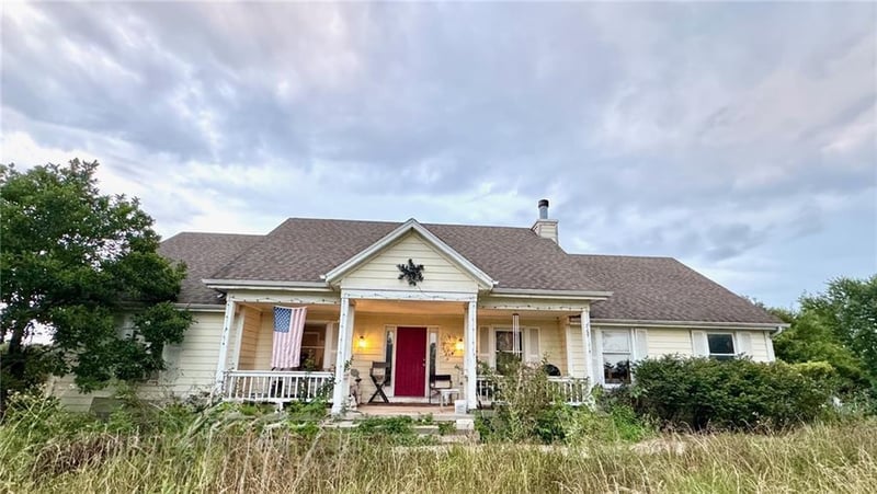 26900 223rd St, Spring Hill, KS 66083