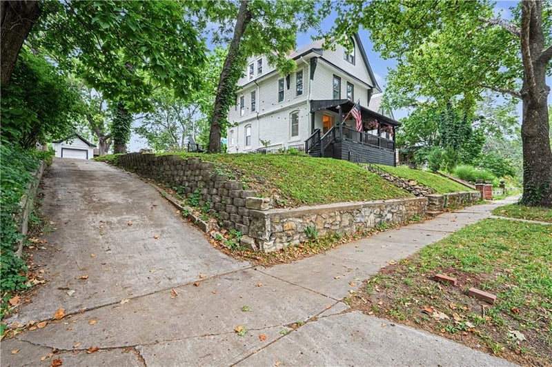 3630 Bell St, Kansas City, MO 64111