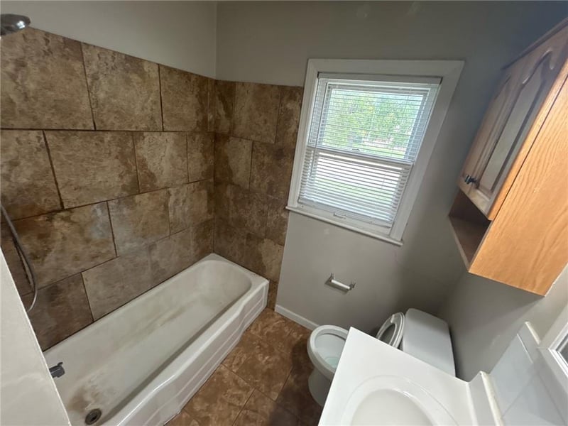 8855 59th St, Kansas City, MO 64133
