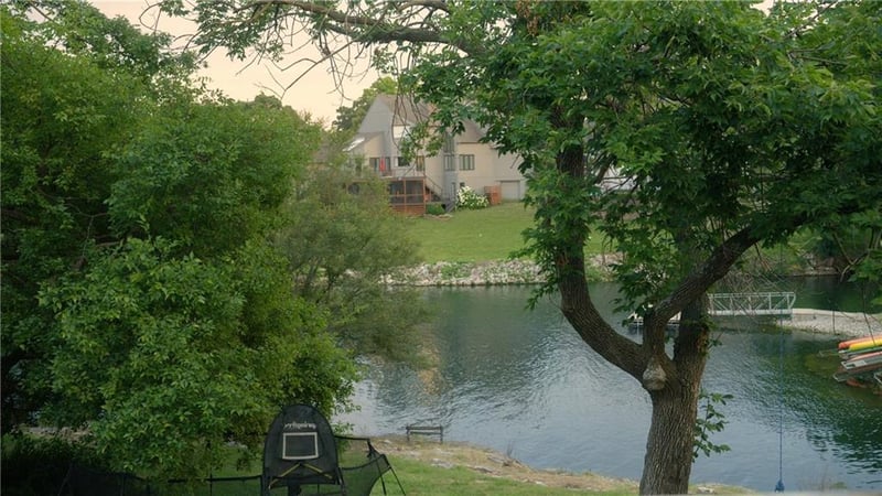 213 Aspen St, Lee's Summit, MO 64064