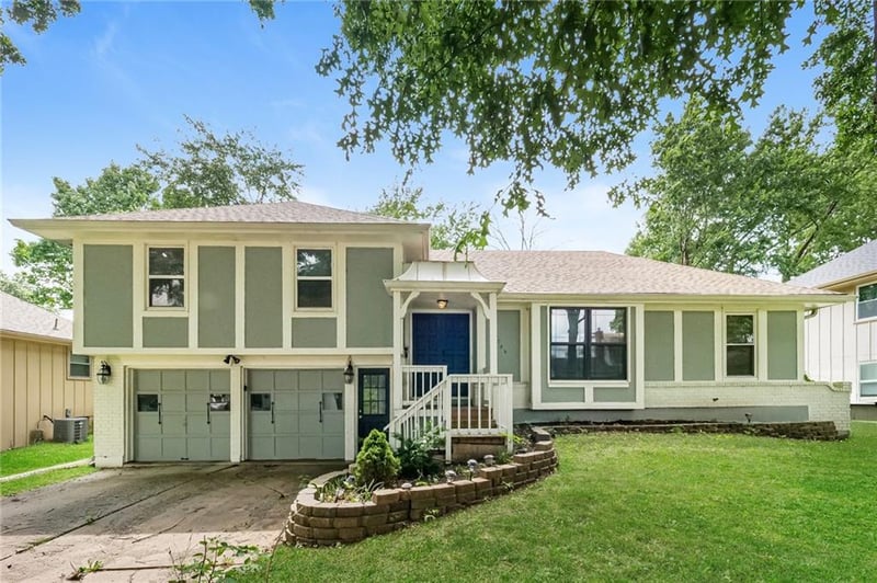 12708 Sycamore Ave, Grandview, MO 64030