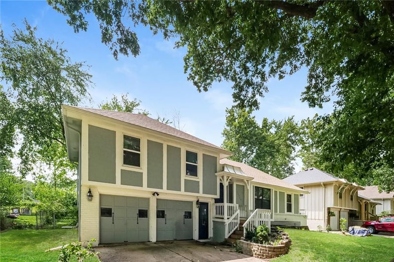 12708 Sycamore Ave, Grandview, MO 64030