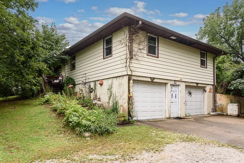 1131 Sherman Ave, Leavenworth, KS 66048