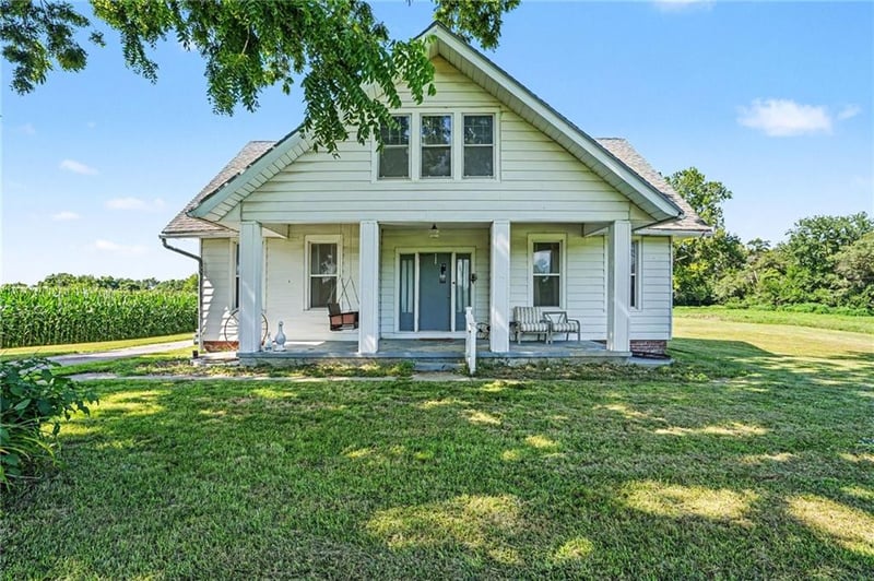 317 Lincoln St, Elwood, KS 66090
