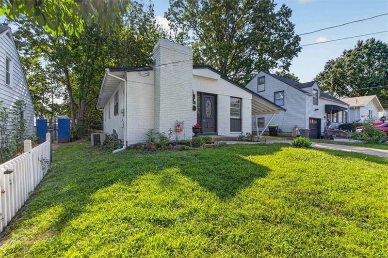 1217 Osage St, Independence, MO 64055