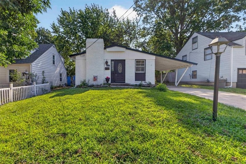 1217 Osage St, Independence, MO 64055