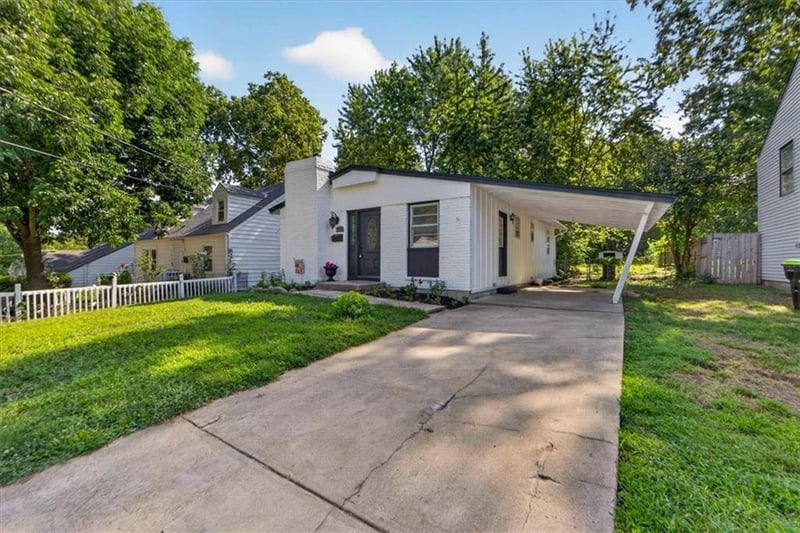 1217 Osage St, Independence, MO 64055