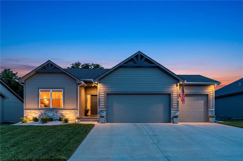 2310 Rymeg Dr, Grain Valley, MO 64029