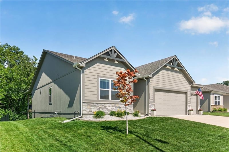2310 Rymeg Dr, Grain Valley, MO 64029