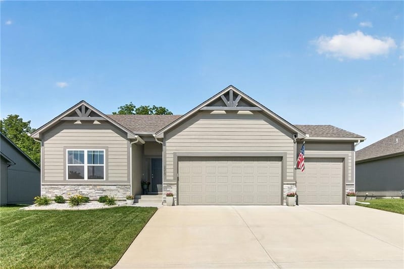 2310 Rymeg Dr, Grain Valley, MO 64029