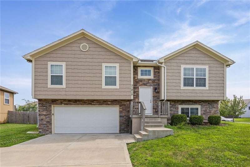 31815 171st St, Gardner, KS 66030