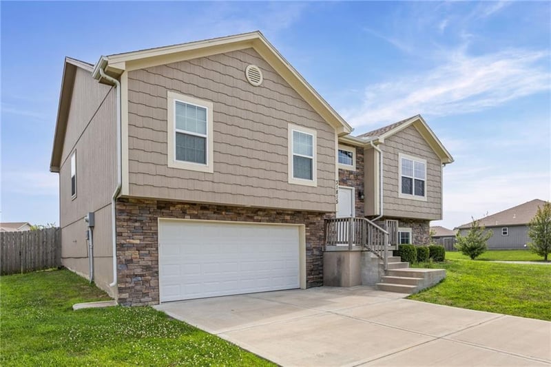 31815 171st St, Gardner, KS 66030