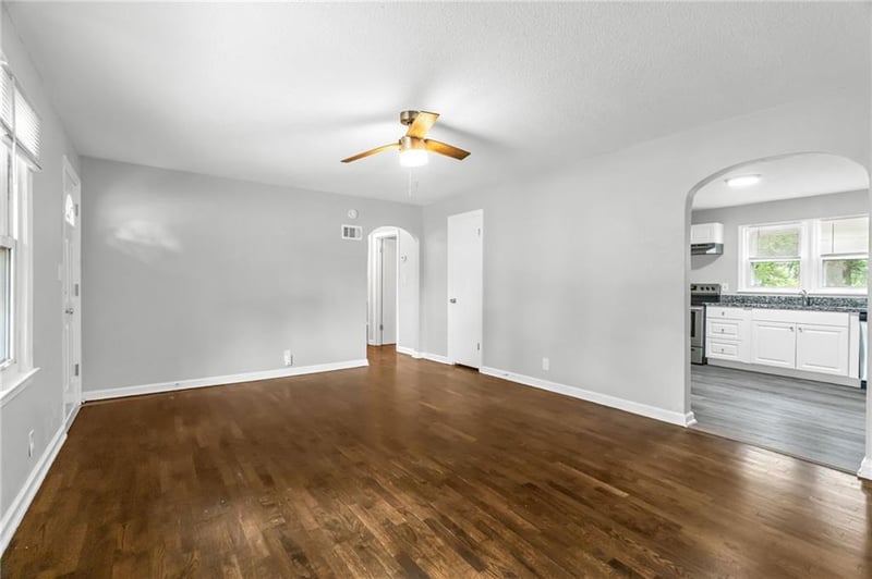 404 Grand Ave, Lee's Summit, MO 64063