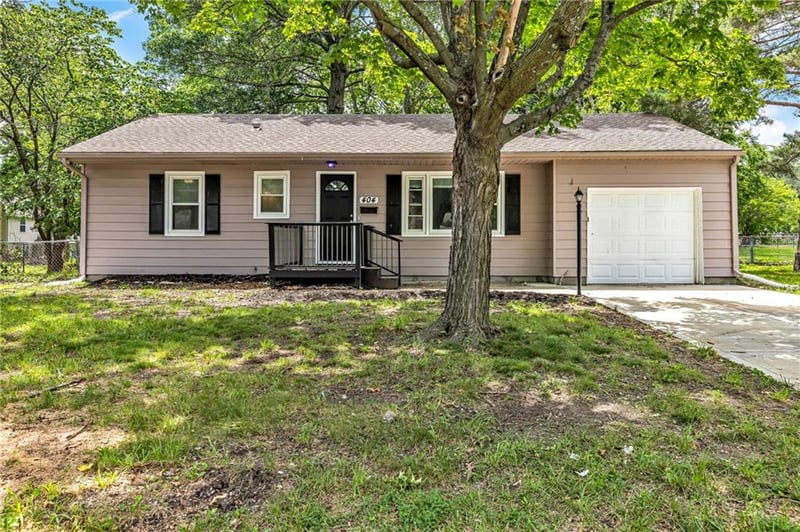 404 Grand Ave, Lee's Summit, MO 64063