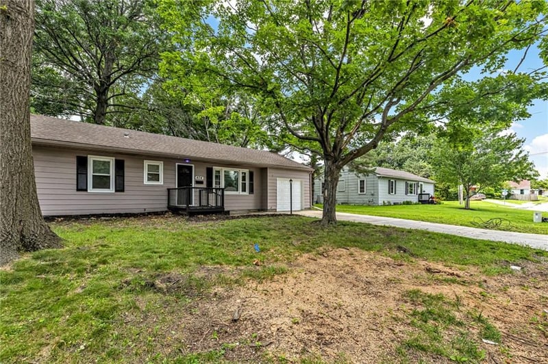 404 Grand Ave, Lee's Summit, MO 64063