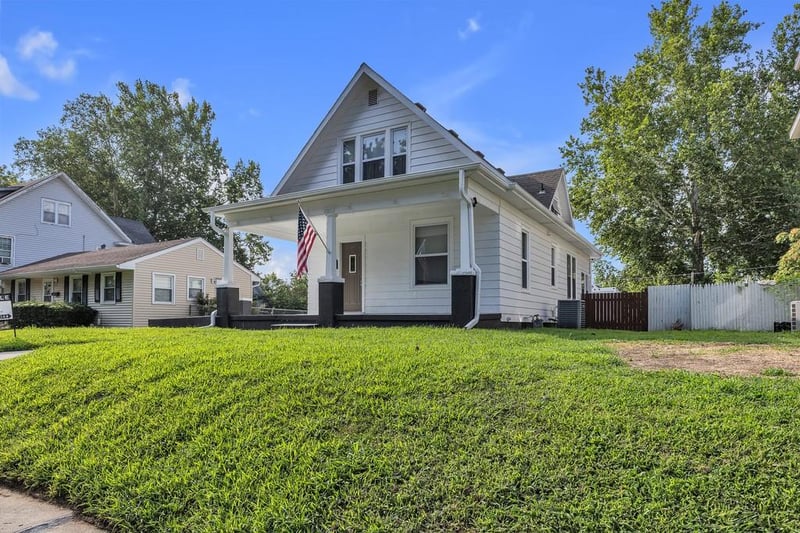 2922 Sacramento St, St Joseph, MO 64507