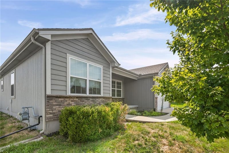 31855 171st St, Gardner, KS 66030