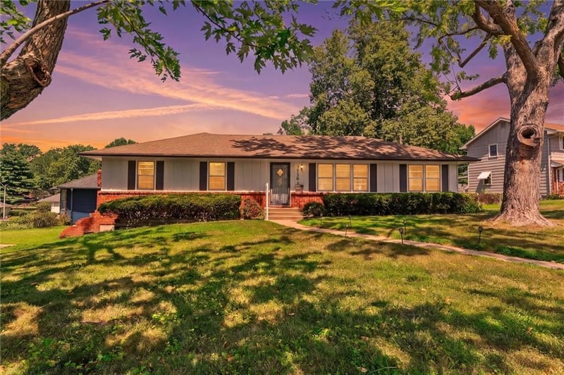 3726 Trail Ridge Dr, Independence, MO 64055