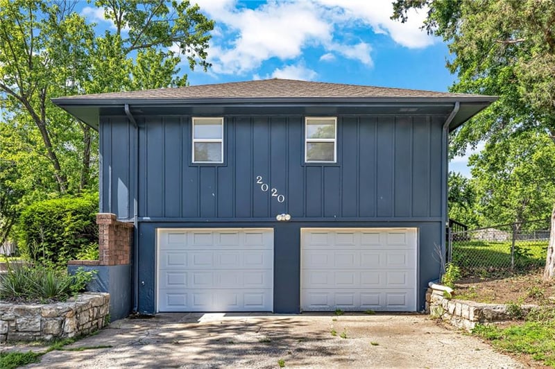 2020 Morningside Dr, Blue Springs, MO 64015