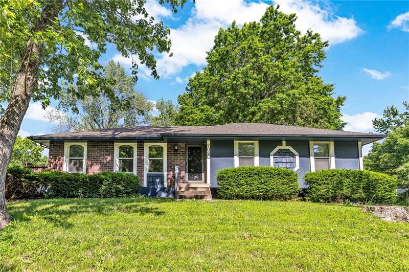 2020 Morningside Dr, Blue Springs, MO 64015