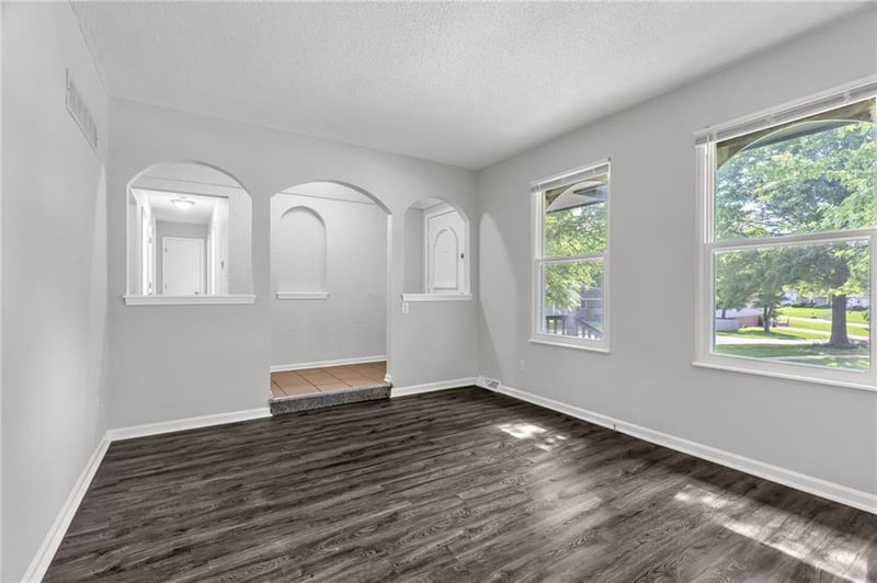 2020 Morningside Dr, Blue Springs, MO 64015