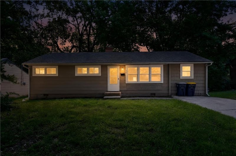 11407 Richmond Ave, Kansas City, MO 64134