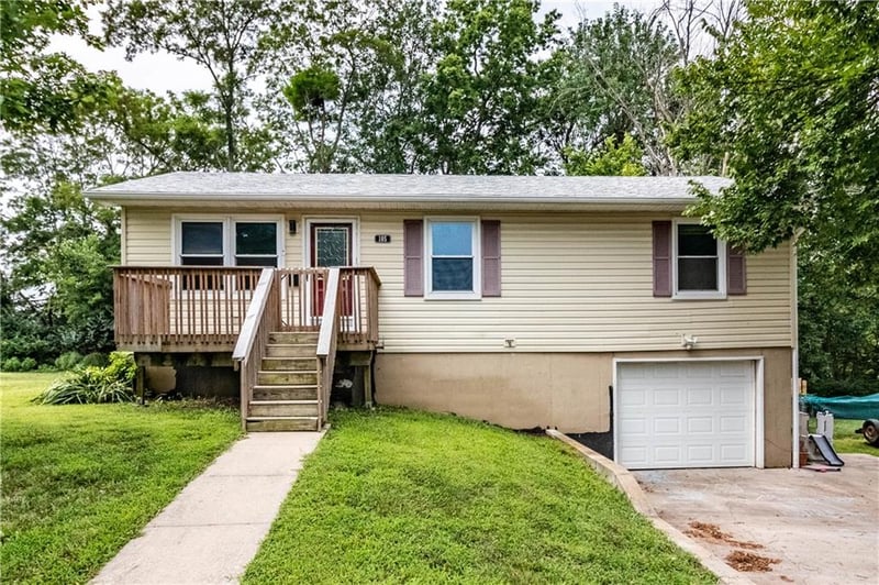 105 Hardy St, Knob Noster, MO 65336