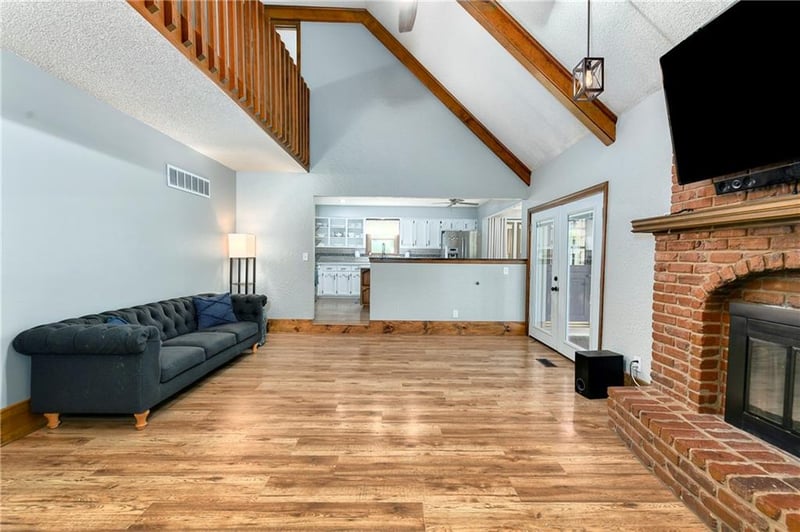 1100 44th St, Blue Springs, MO 64015