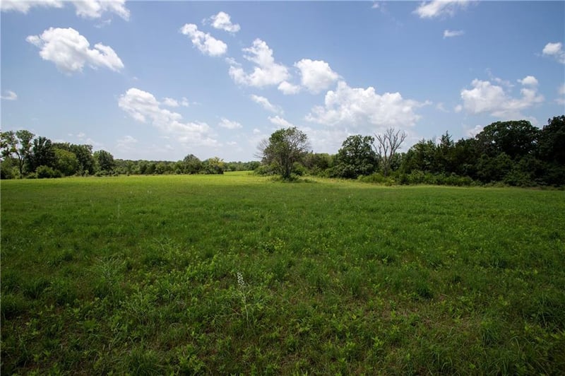 811 600th Rd, Knob Noster, MO 65336