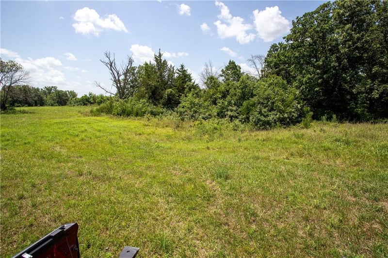 811 600th Rd, Knob Noster, MO 65336