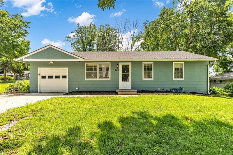 5015 44th St, Kansas City, MO 64117