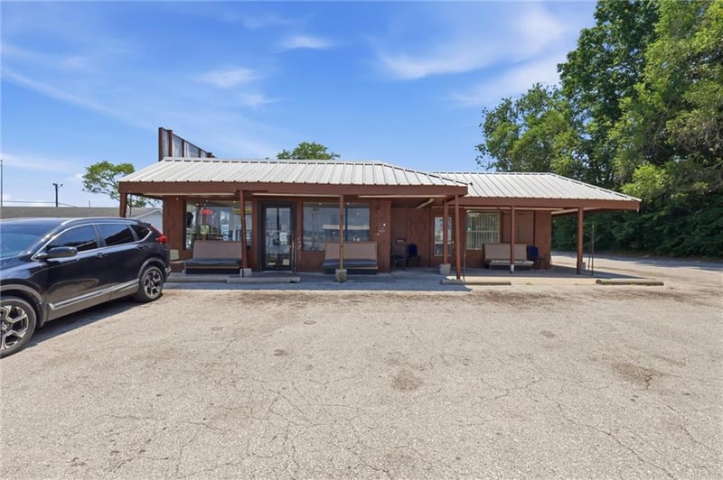 1607 Little Ave, Grandview, MO 64030