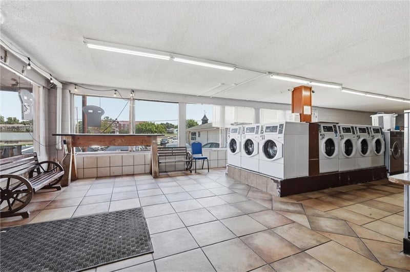 1607 Little Ave, Grandview, MO 64030