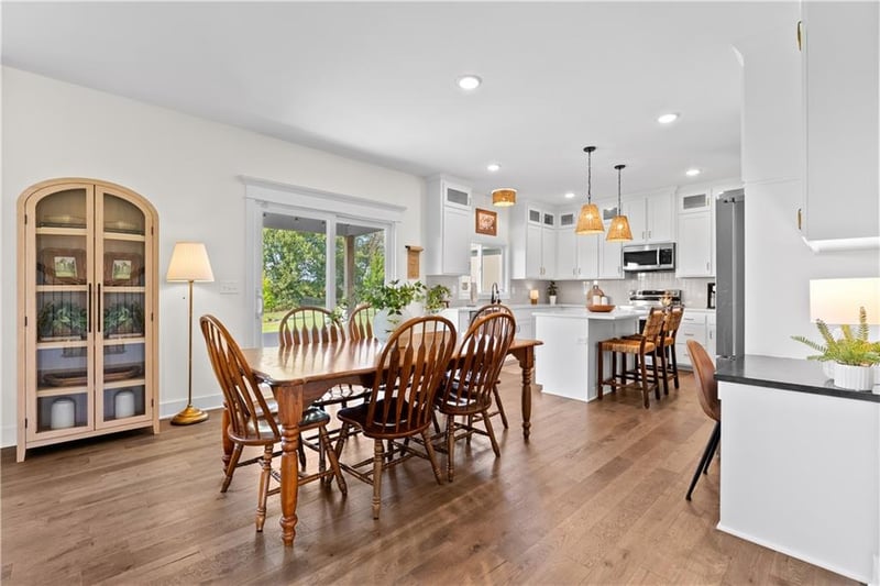 409 Nelson Dr, Blue Springs, MO 64014