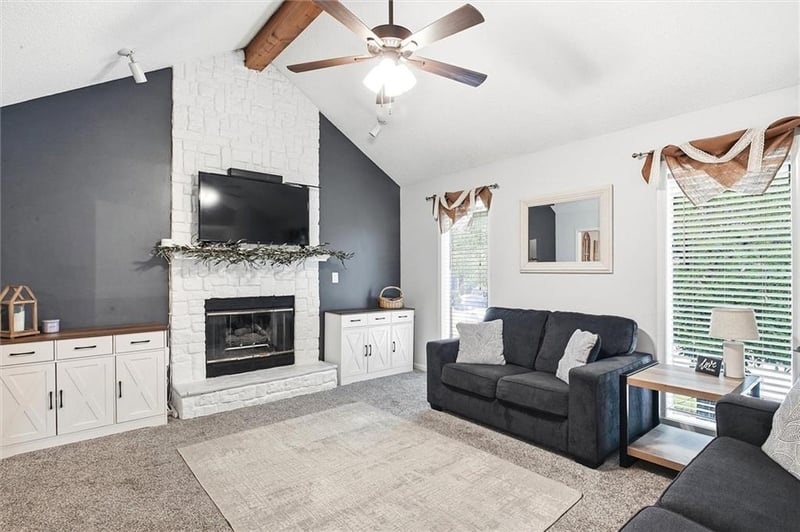 502 NW 72nd Ter, Kansas City, MO 64118